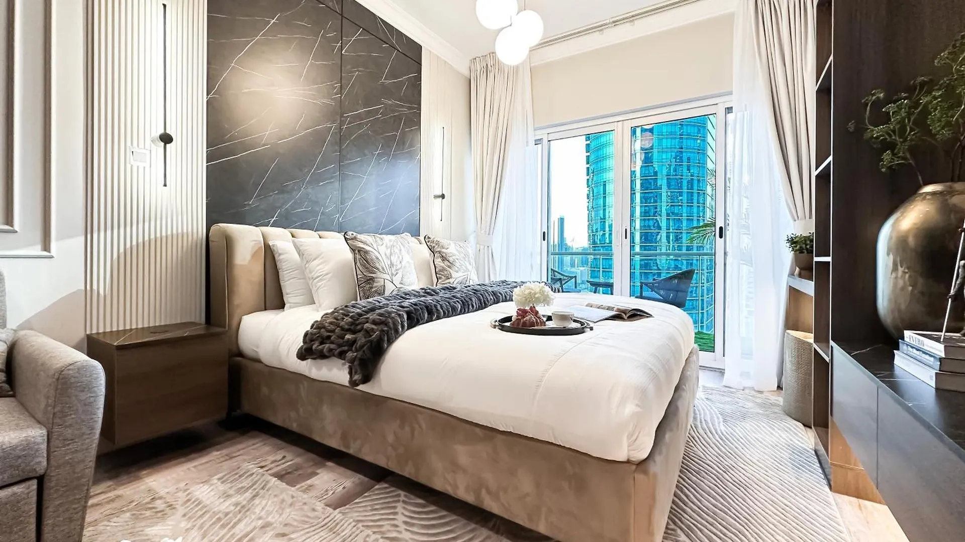 アパート ドバイTrophy- Radiant Retreat In Jlt With Skyline Viewアパートメント