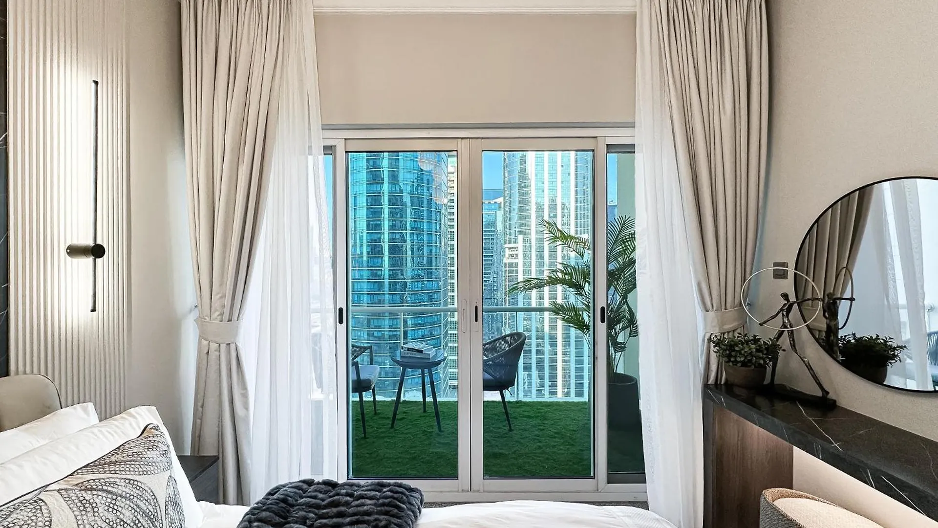Trophy- Radiant Retreat In Jlt With Skyline View Apartment Dubai United Arab Emirates